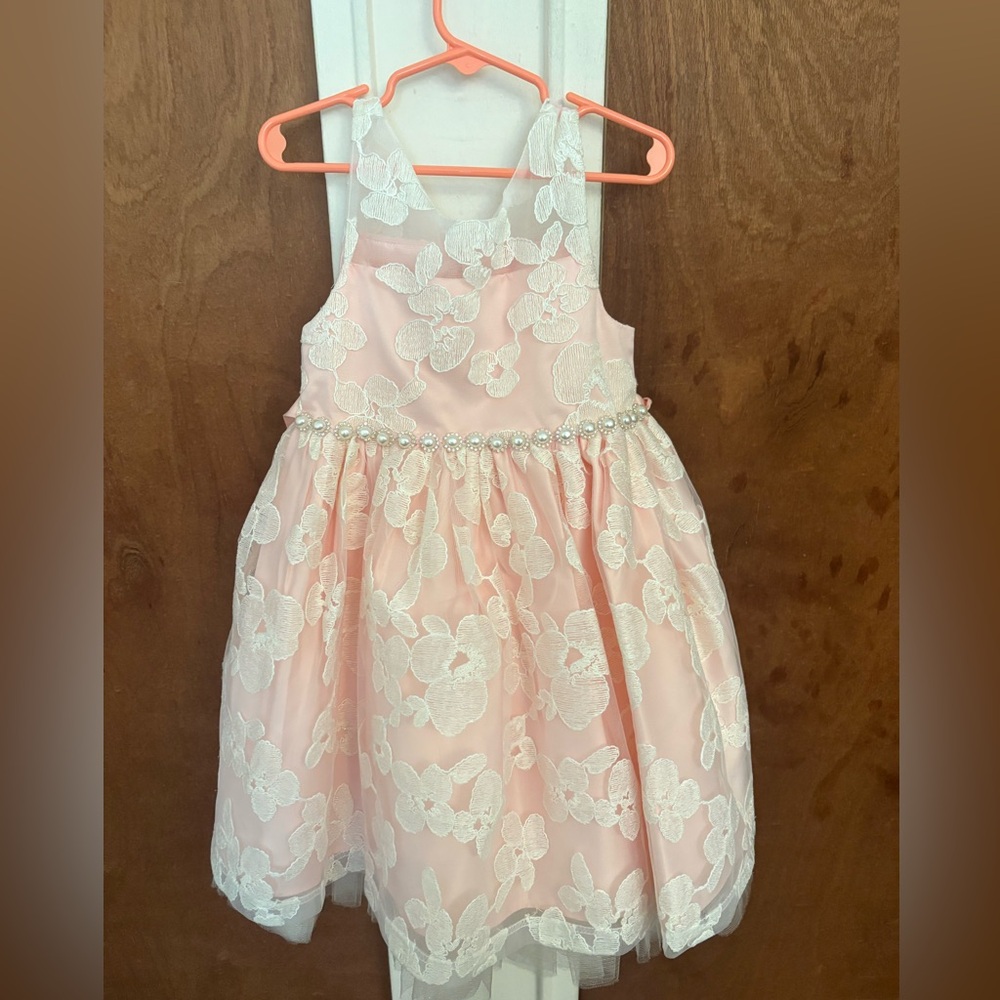 Elegant Pink/Peach Floral Party Dress size 5 girls great condition